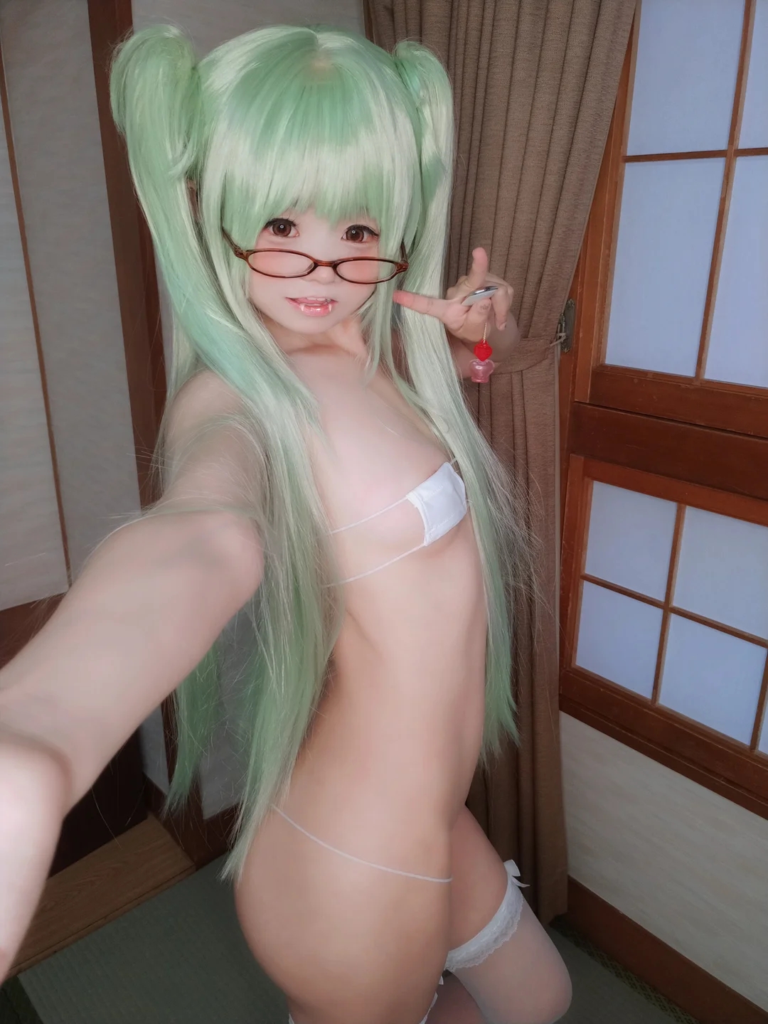 软妹摇摇乐（摇摇乐yoyo）_初音未来_Miku_127P_224MB tg@simisebaisi 【丝足阁】028.webp